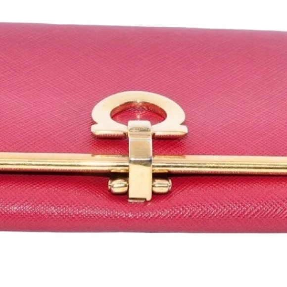 💯AUTH Salvatore Ferragamo Gancini Long Wallet - Picture 8 of 8